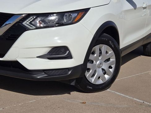 Used 2020 Nissan Rogue Sport S image 7
