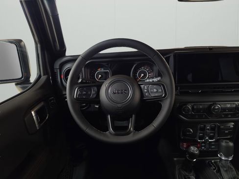 New 2026 Jeep Wrangler Unlimited Rubicon AWD/4WD image 17
