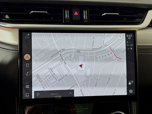 Used 2024 Jaguar F-PACE R-Dynamic S image 15