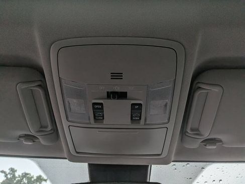 Used 2018 Toyota RAV4 XLE FWD image 14