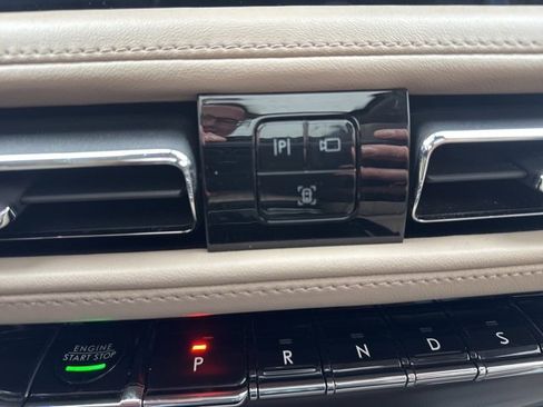 Used 2022 Lincoln Nautilus Reserve image 33