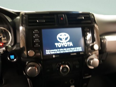Used 2021 Toyota 4Runner TRD Off-Road AWD/4WD image 10