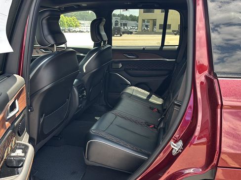 Used 2024 Jeep Grand Cherokee Summit w/ Luxury Tech Group V AWD/4WD image 7