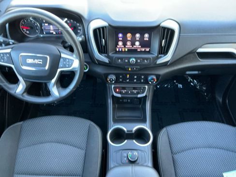 Used 2024 GMC Terrain SLE image 11