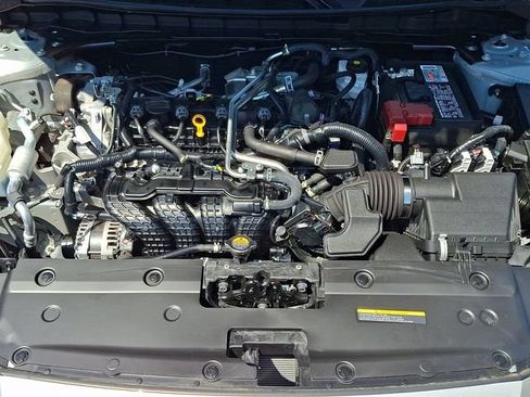 Used 2024 Nissan Altima 2.5 SV w/ SV Premium Package FWD image 28