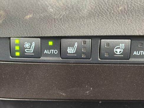 Used 2025 Lexus ES 300h w/ Premium Package image 32