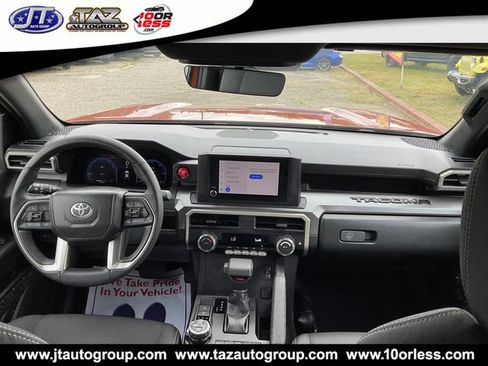 Used 2025 Toyota Tacoma TRD Off-Road AWD/4WD image 16