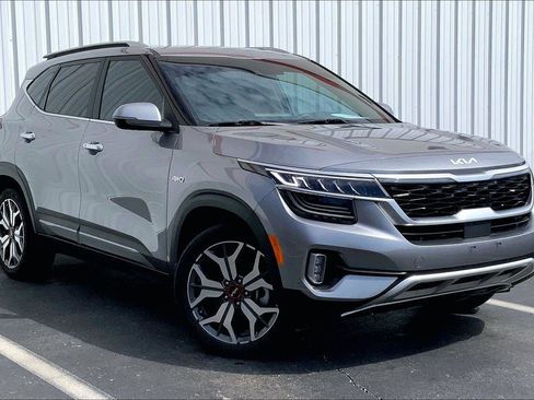 Used 2022 Kia Seltos SX image 2