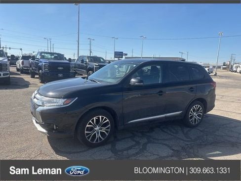 Used 2017 Mitsubishi Outlander FWD image 1