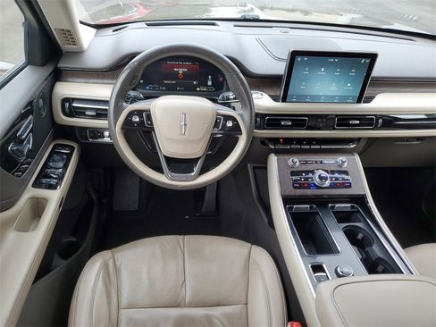 Certified 2022 Lincoln Aviator Reserve w/ Equipment Group 201A image 12