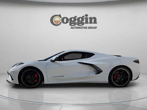 Used 2023 Chevrolet Corvette Stingray Coupe image 2
