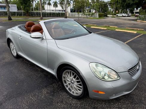 Used 2002 Lexus SC 430 Convertible RWD image 2