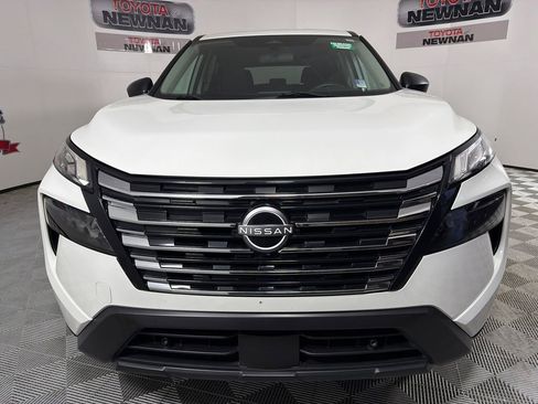 Used 2024 Nissan Rogue S image 8