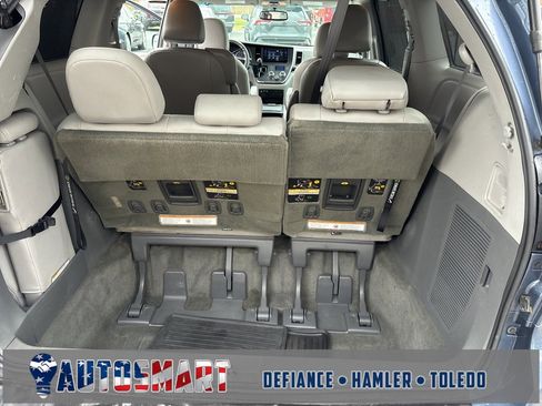 Used 2016 Toyota Sienna L image 42