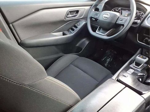 Certified 2025 Nissan Rogue S image 9