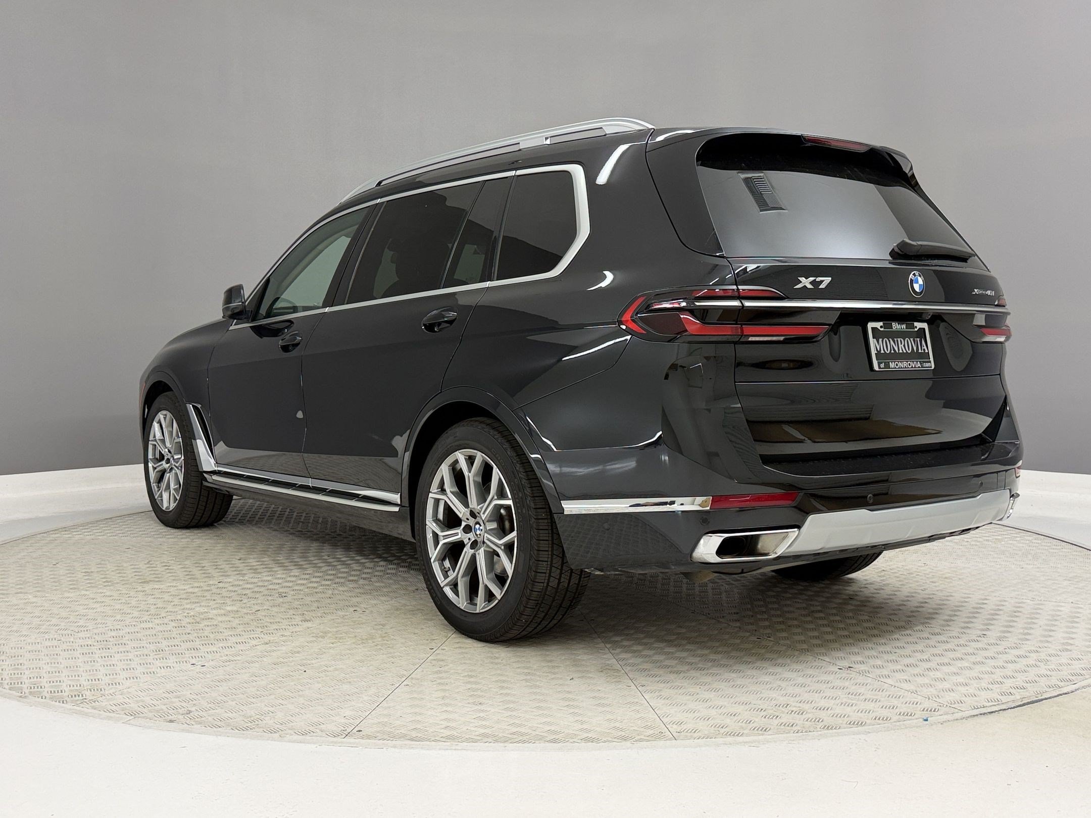 Used 2026 BMW X7 xDrive40i AWD/4WD image 3