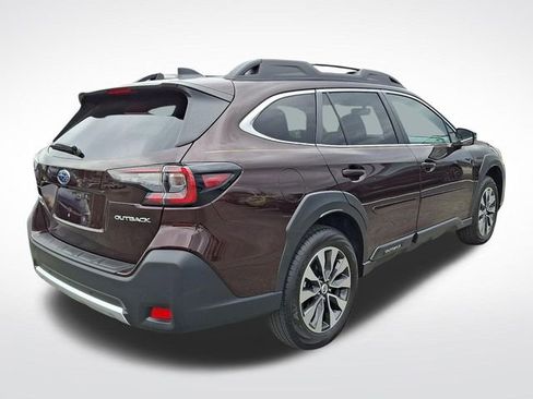 Certified 2025 Subaru Outback Limited AWD/4WD image 6