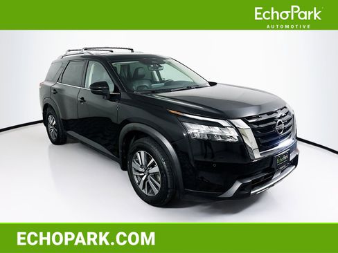 Used 2024 Nissan Pathfinder SL AWD/4WD image 1