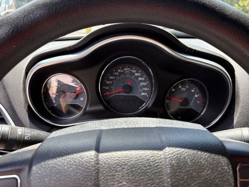 Used 2014 Dodge Avenger SE FWD image 16