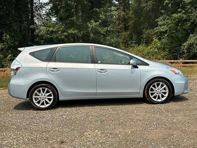 Used 2012 Toyota Prius V Five FWD image 10