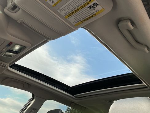 Used 2018 Subaru Forester 2.5i Touring w/ Popular Package #2 image 8