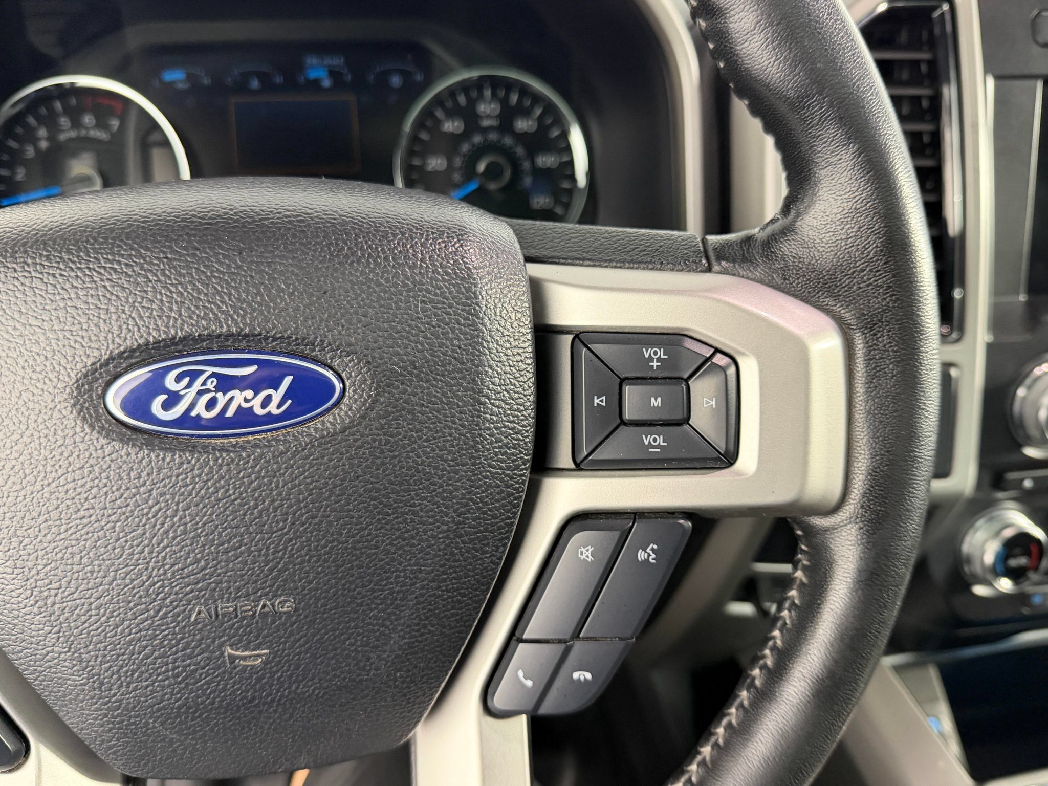 Used 2017 Ford F150 Lariat w/ Equipment Group 502A Luxury AWD/4WD image 42