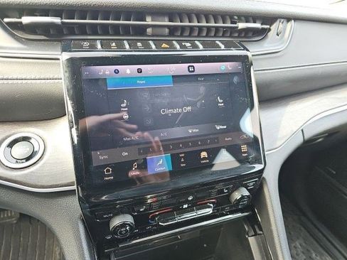 Used 2023 Jeep Grand Cherokee L Limited w/ Black Appearance Package image 22