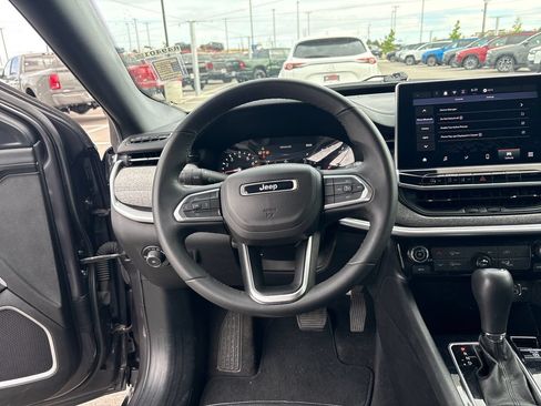 Used 2024 Jeep Compass Latitude AWD/4WD image 14