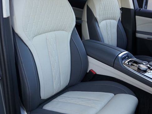 Used 2024 BMW X7 xDrive40i w/ Executive Package image 10