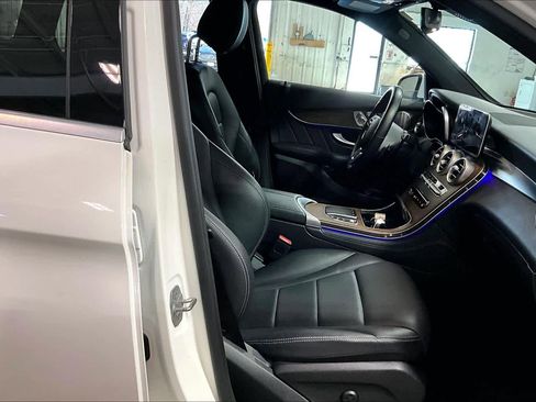 Used 2021 Mercedes-Benz GLC 300 GLC 300 image 8