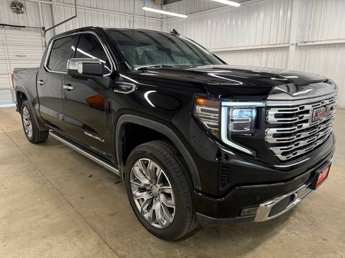 Used 2024 GMC Sierra 1500 Denali w/ Denali Reserve Package AWD/4WD image 1
