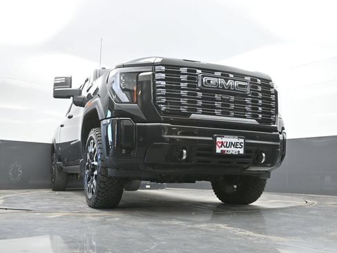 Used 2025 GMC Sierra 2500 Denali Ultimate AWD/4WD image 36