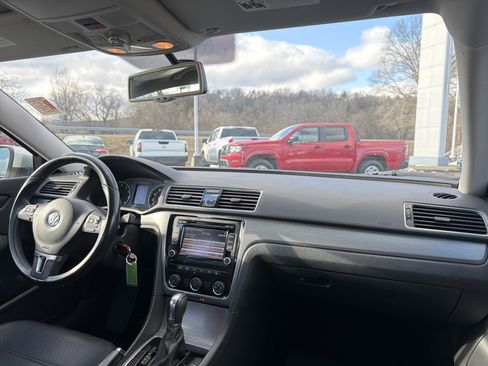 Used 2014 Volkswagen Passat 1.8T SE image 15