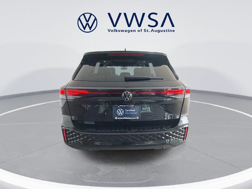Certified 2025 Volkswagen Tiguan SE R-Line FWD image 6