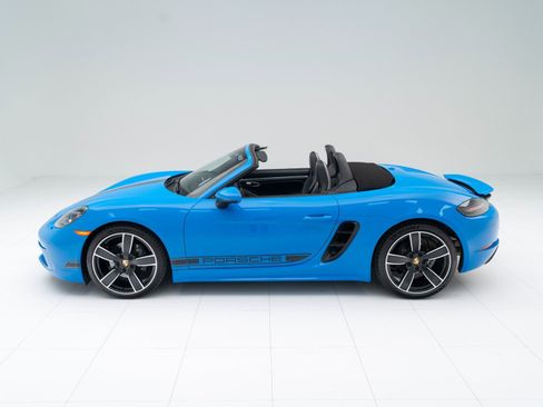 Certified 2024 Porsche 718 Boxster image 2