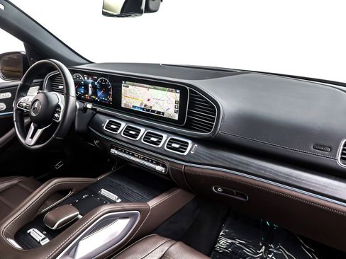 Used 2022 Mercedes-Benz GLE 450 4MATIC w/ AMG Line Exterior image 16