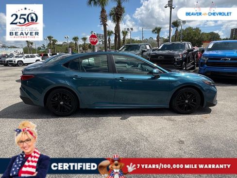 Used 2025 Toyota Camry SE FWD image 8