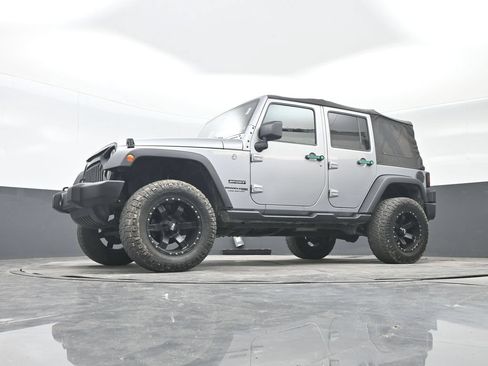 Used 2018 Jeep Wrangler Unlimited Sport S AWD/4WD image 26