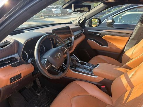 Used 2020 Toyota Highlander Platinum AWD/4WD image 9