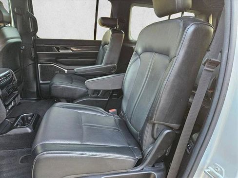 Used 2022 Jeep Wagoneer Series III w/ Flexible Seating Group image 19