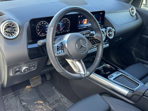 Used 2025 Mercedes-Benz GLA 250 4MATIC image 17