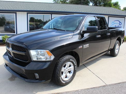Used 2018 RAM 1500 Express RWD image 29