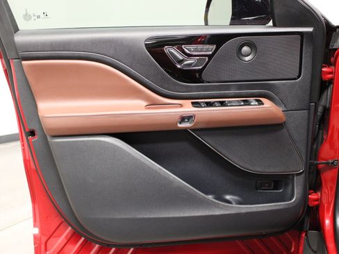 Used 2025 Lincoln Aviator Reserve w/ Illumination Package image 21