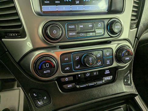 Used 2019 Chevrolet Suburban Premier image 26