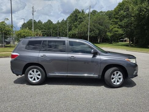 Used 2012 Toyota Highlander SE w/ Tow Pkg FWD image 33