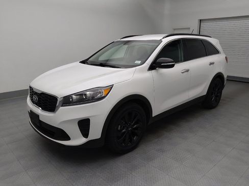 Used 2019 Kia Sorento S FWD image 2