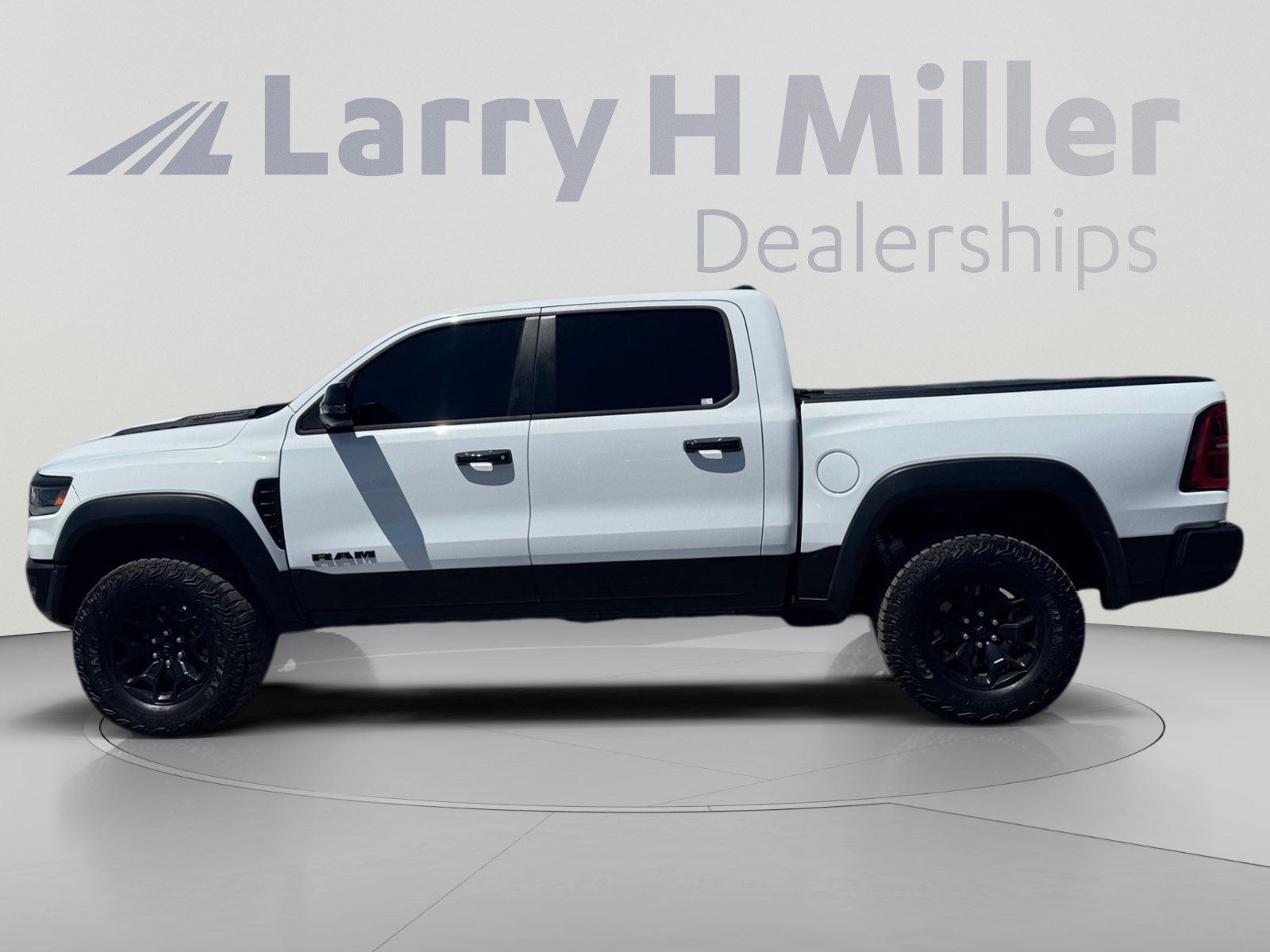 Used 2025 RAM 1500 RHO AWD/4WD image 2