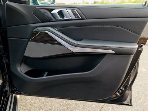 Used 2024 BMW X7 xDrive40i image 39