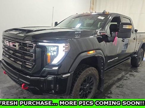 Used 2025 GMC Sierra 2500 AT4X AWD/4WD image 1