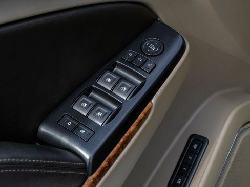 Used 2015 Chevrolet Suburban LTZ image 53